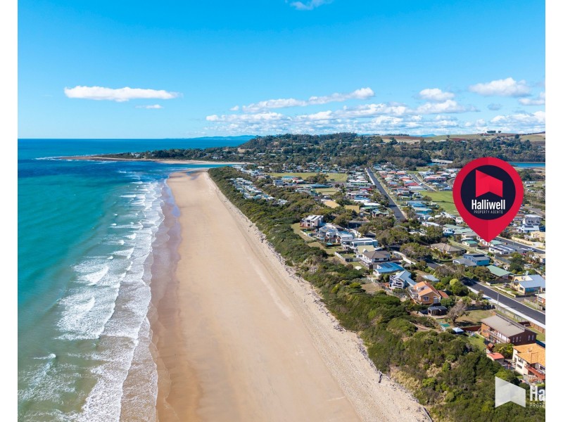 33 Turners Avenue, Turners Beach TAS 7315