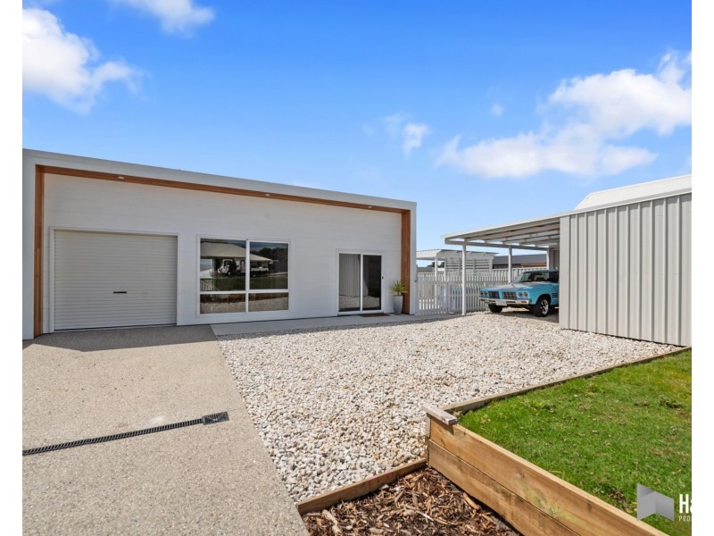 33 Chardonnay Drive, Hawley Beach TAS 7307