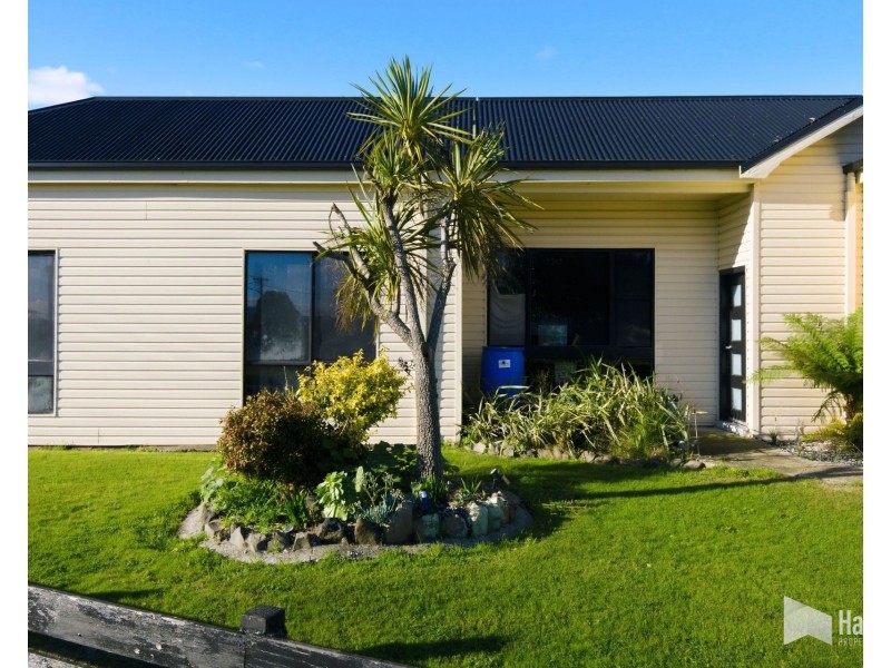 8 Alexandra Road, Ulverstone TAS 7315