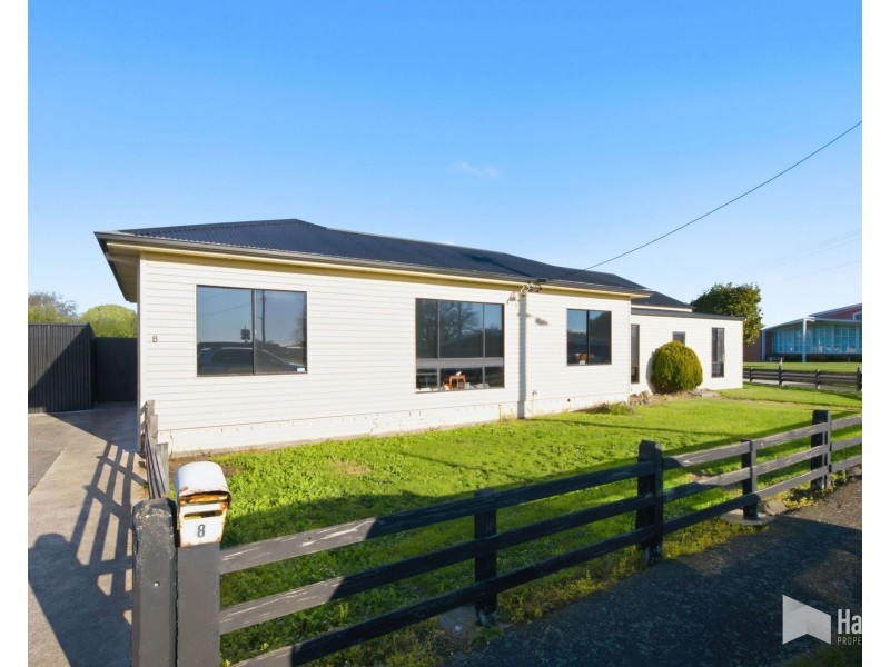 8 Alexandra Road, Ulverstone TAS 7315