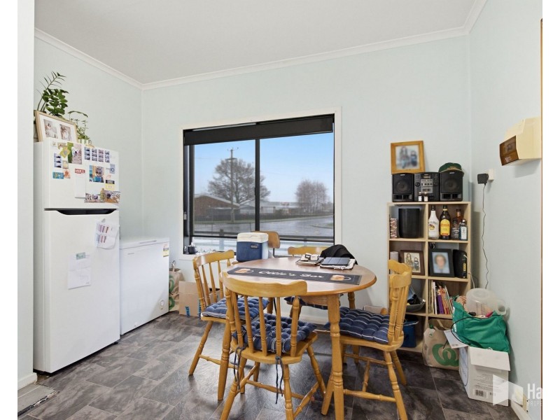 8 Alexandra Road, Ulverstone TAS 7315
