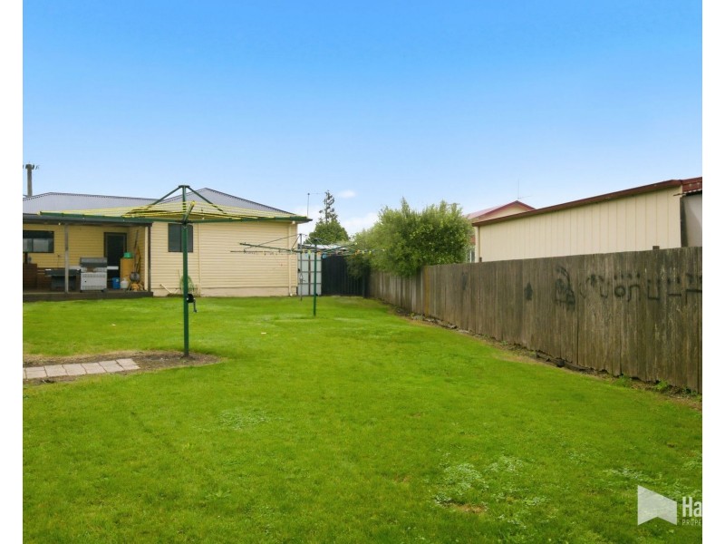 8 Alexandra Road, Ulverstone TAS 7315
