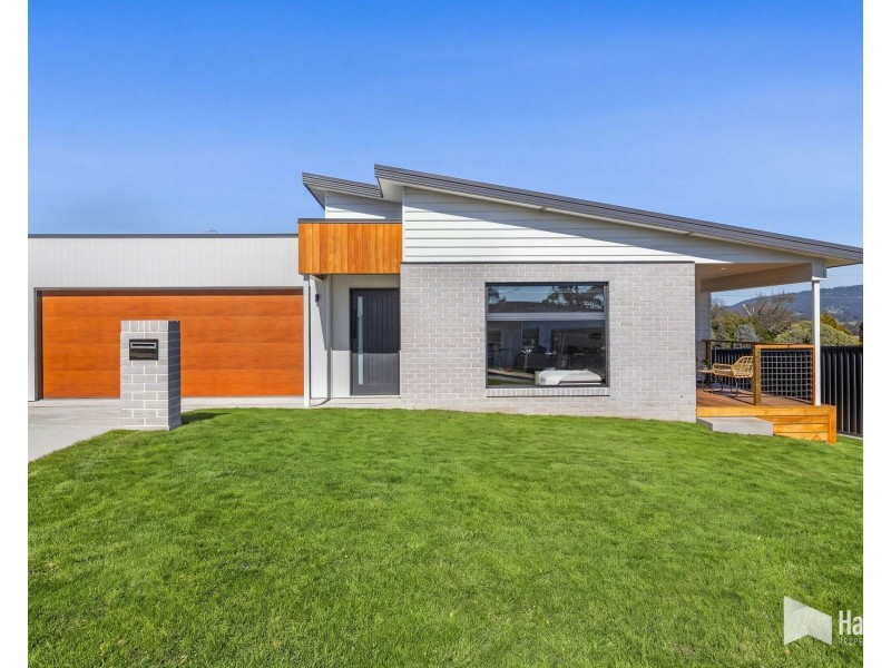 1 & 2/8 Spirit Way, Ambleside TAS 7310