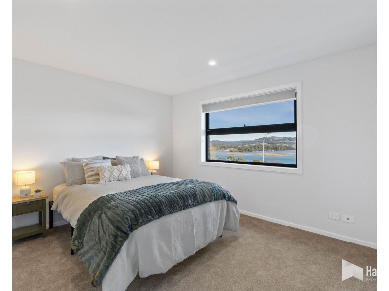 1 & 2/8 Spirit Way, Ambleside TAS 7310