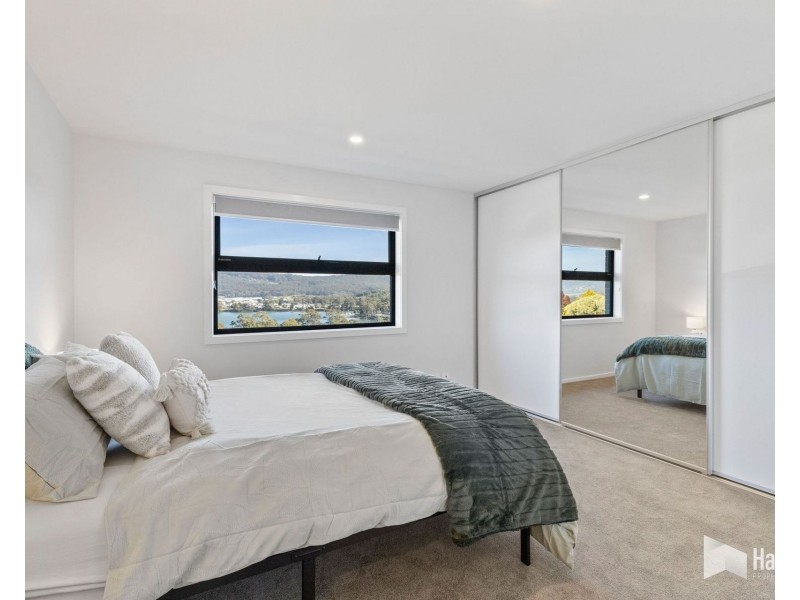 1 & 2/8 Spirit Way, Ambleside TAS 7310