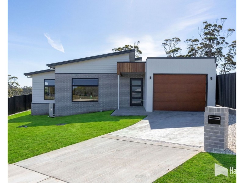 1 & 2/8 Spirit Way, Ambleside TAS 7310