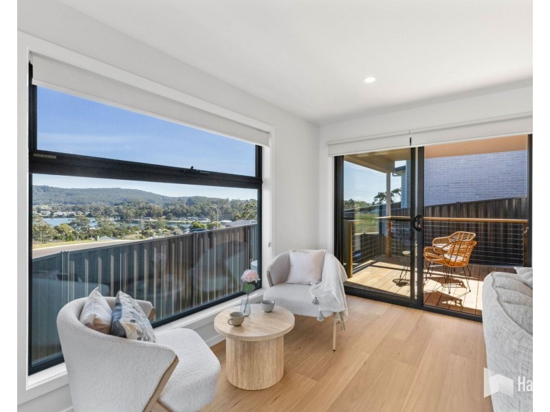 1 & 2/8 Spirit Way, Ambleside TAS 7310
