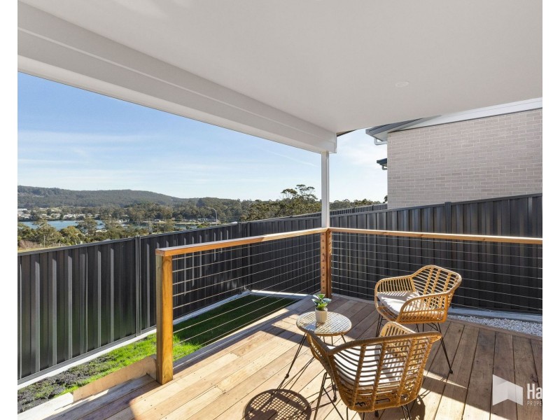 1 & 2/8 Spirit Way, Ambleside TAS 7310