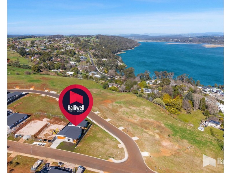 1 & 2/8 Spirit Way, Ambleside TAS 7310