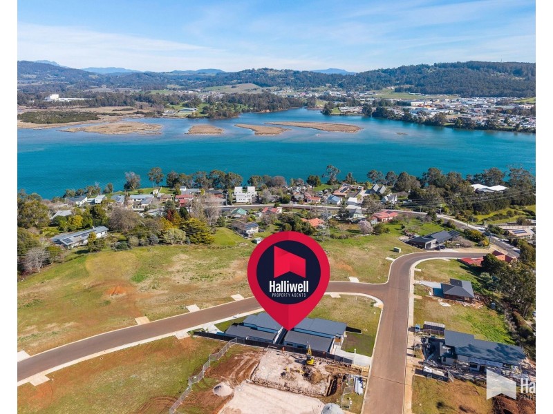 1 & 2/8 Spirit Way, Ambleside TAS 7310