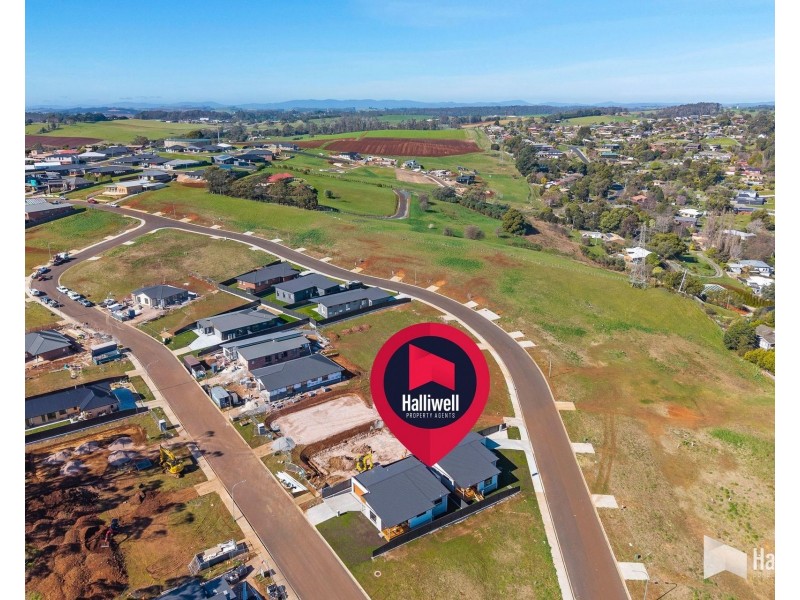 1 & 2/8 Spirit Way, Ambleside TAS 7310