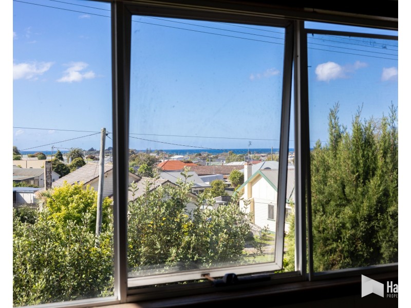 123 Best Street, Devonport TAS 7310
