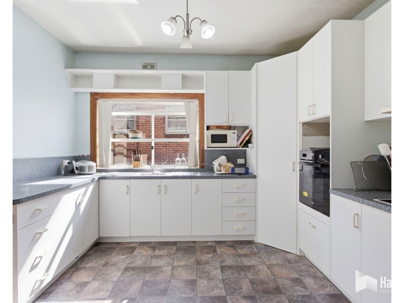 123 Best Street, Devonport TAS 7310