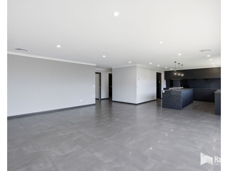 4 Penzance Place, Acacia Hills TAS 7306
