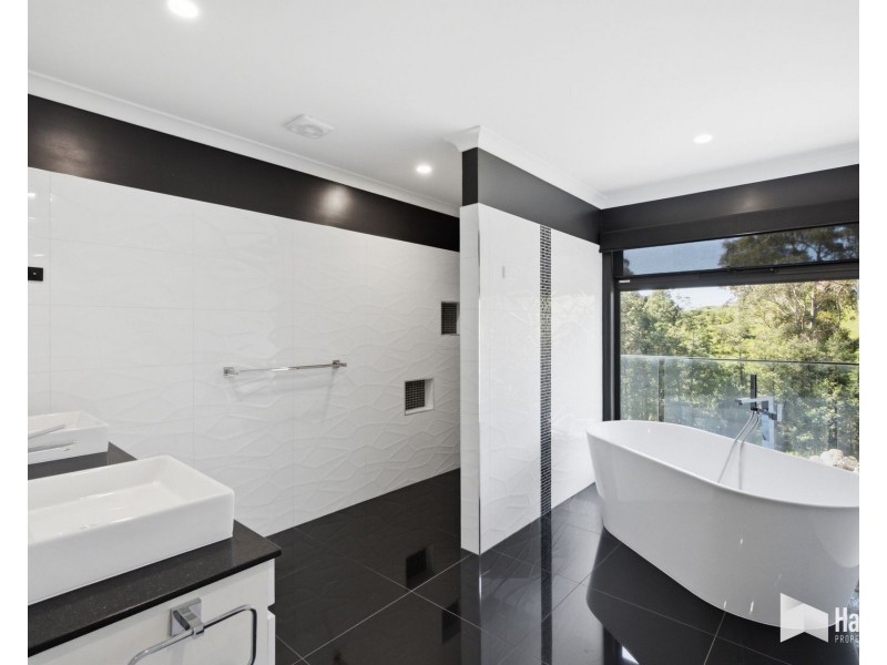 4 Penzance Place, Acacia Hills TAS 7306