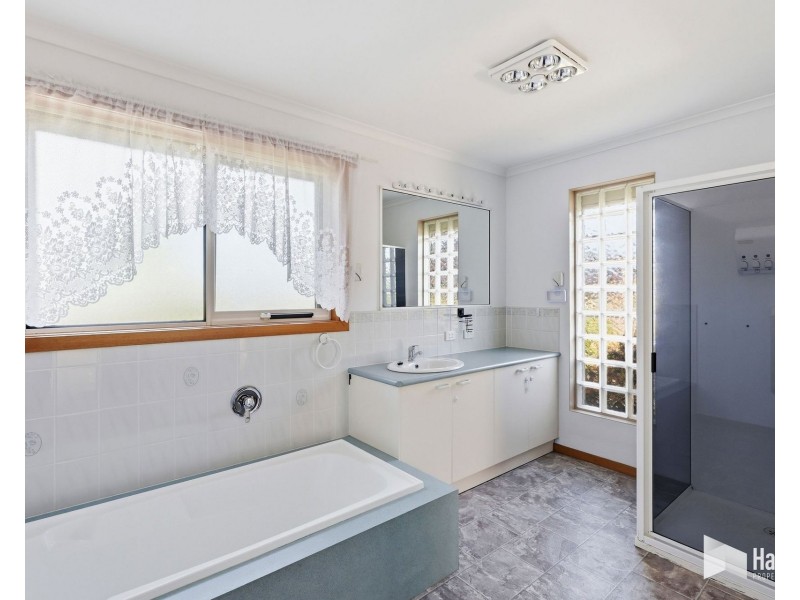32 St Andrews Drive, Devonport TAS 7310