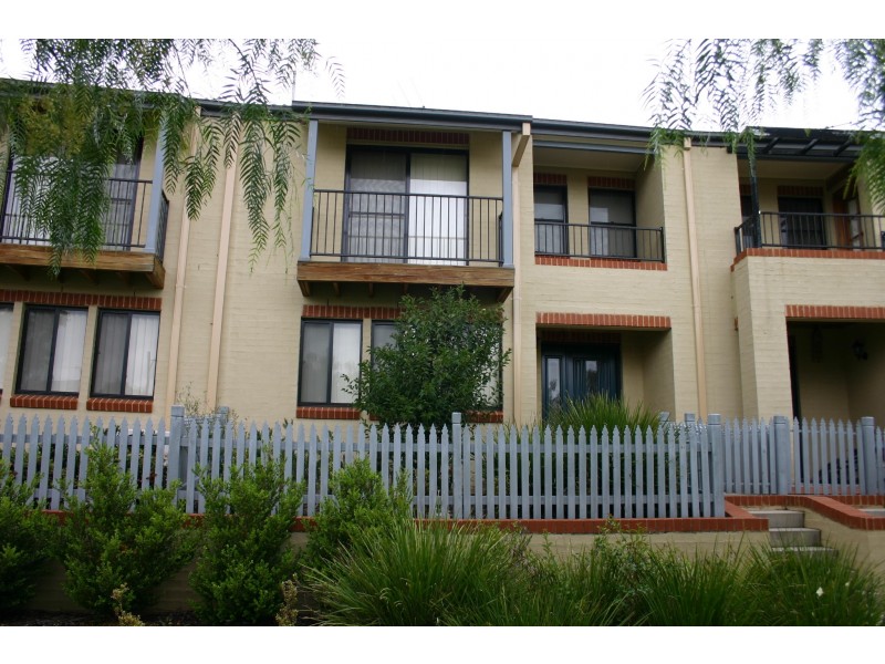 10 Pickets Place, Currans Hill NSW 2567