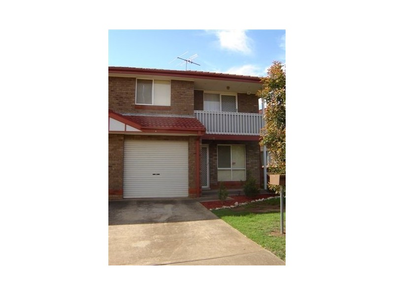 2/8 Wickfield Circuit, Ambarvale NSW 2560