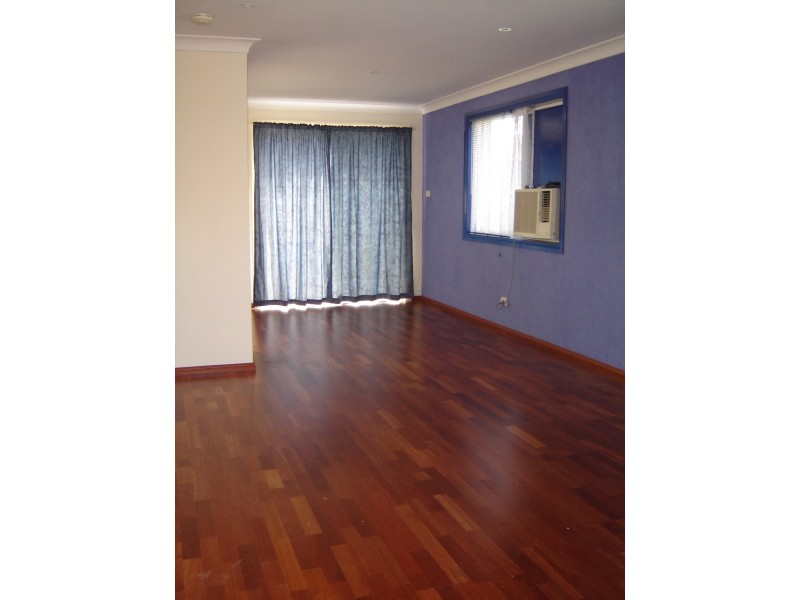 2/8 Wickfield Circuit, Ambarvale NSW 2560