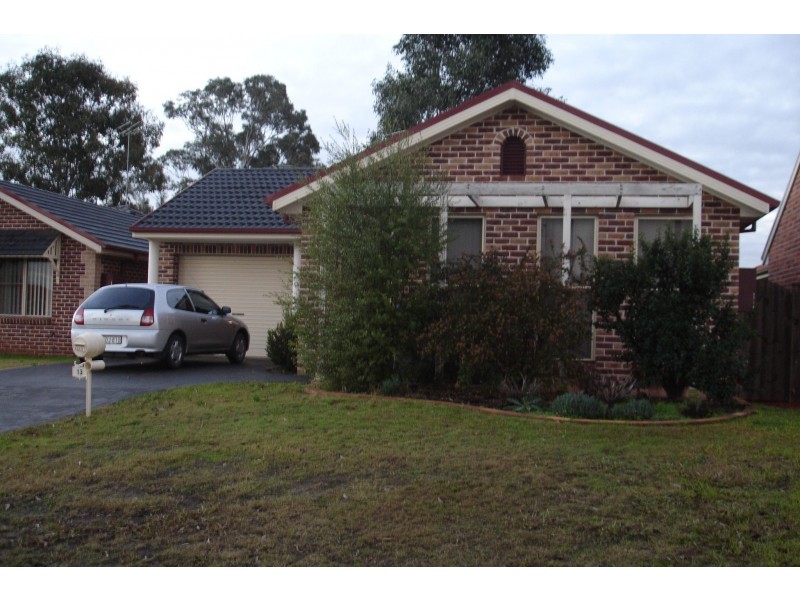 13 Cavers Place, Currans Hill NSW 2567
