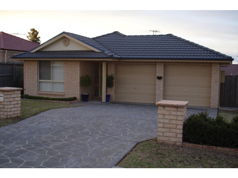 133 Holdsworth Drive, Mount Annan NSW 2567
