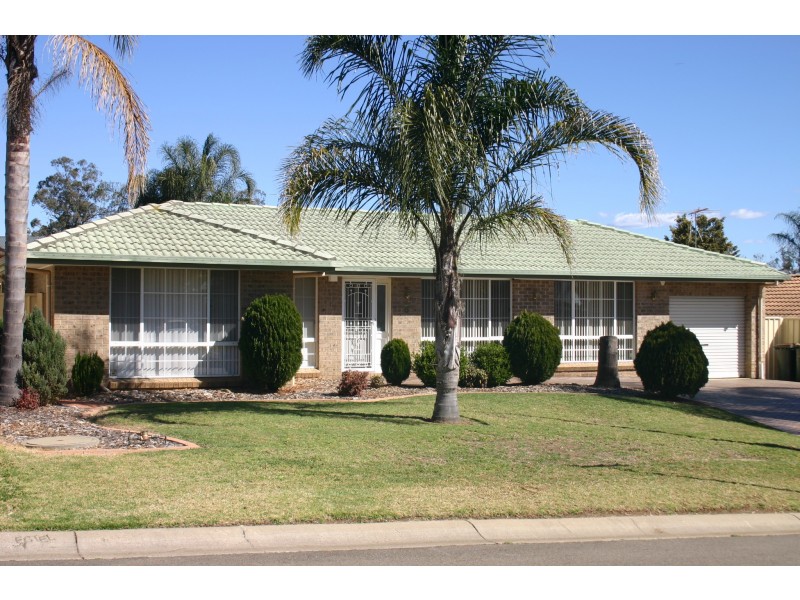 8 McEwan Circuit, Mount Annan NSW 2567