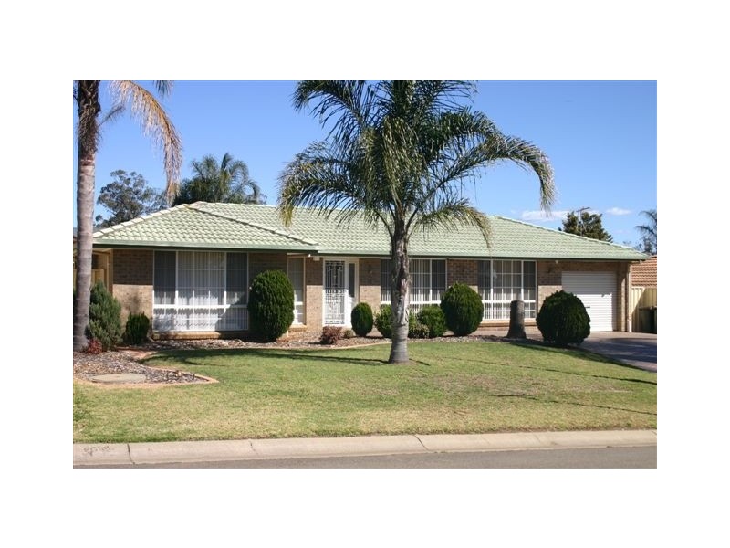 8 McEwan Circuit, Mount Annan NSW 2567