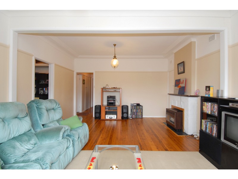 13 Kimbarra Ave, Camden NSW 2570