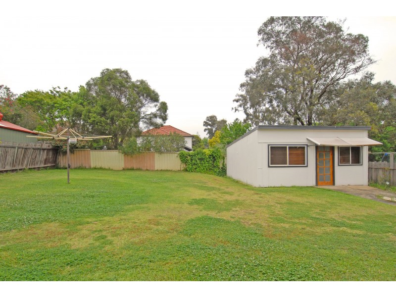 13 Kimbarra Ave, Camden NSW 2570