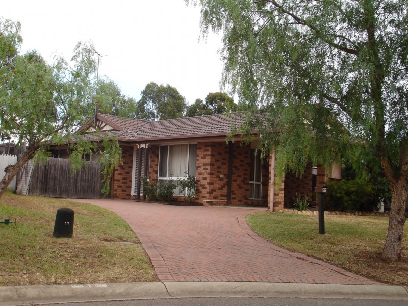 12 Baldwin Way, Currans Hill NSW 2567