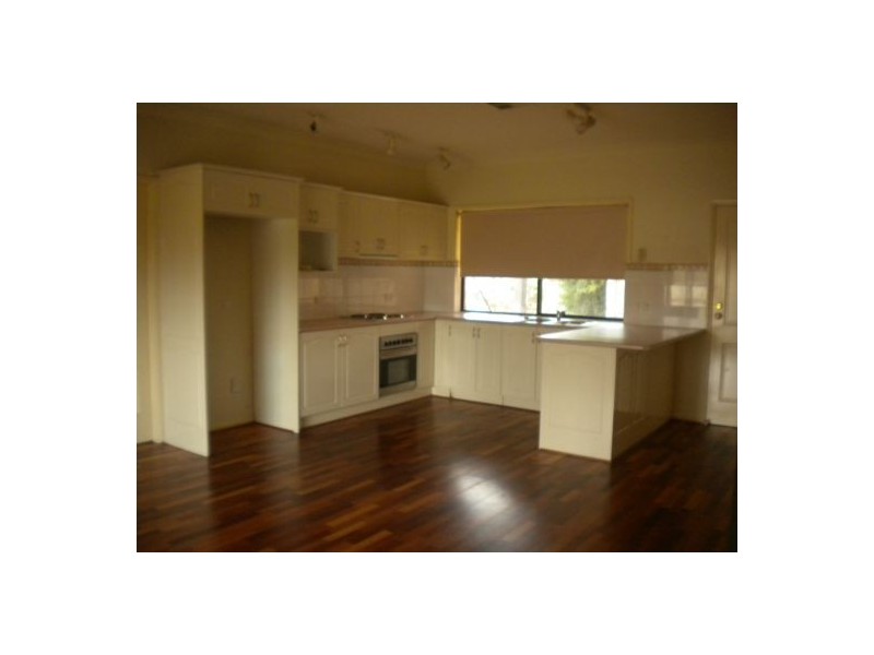 2 William Mannix Ave, Currans Hill NSW 2567