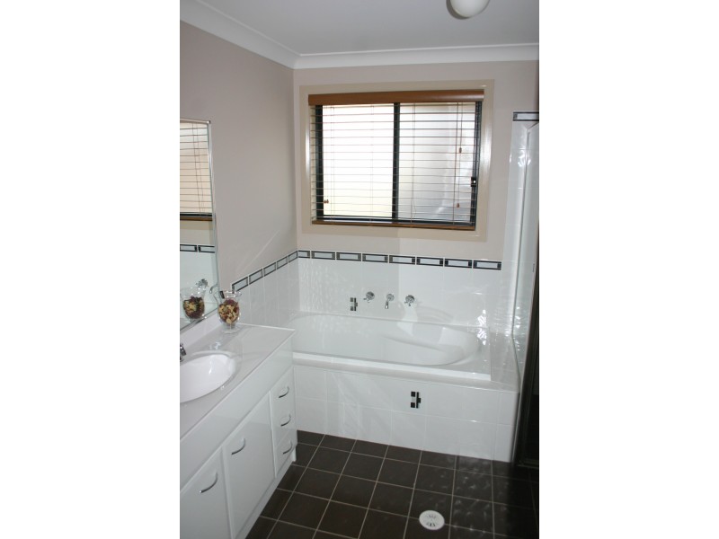 9 Telopea Cct, Mount Annan NSW 2567