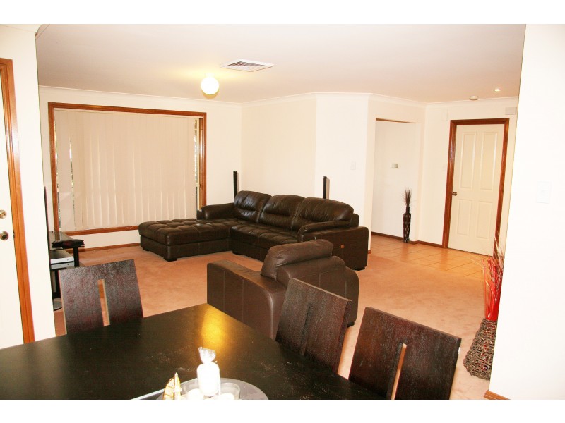 4 Stenhouse Drive, Mount Annan NSW 2567