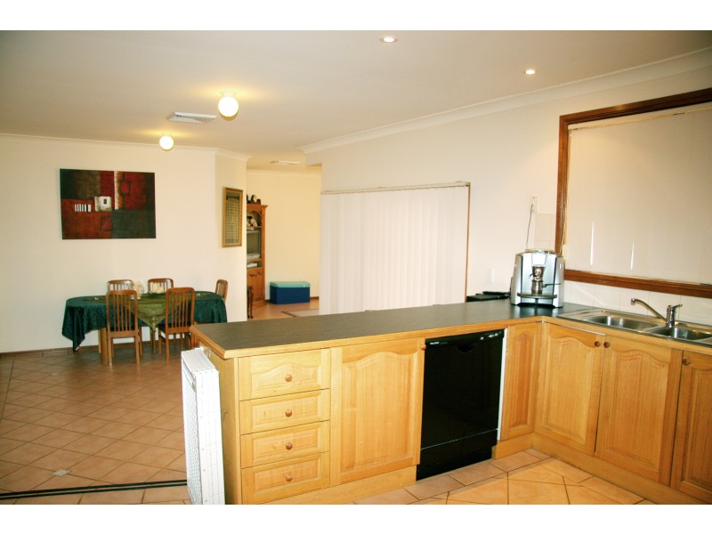 4 Stenhouse Drive, Mount Annan NSW 2567