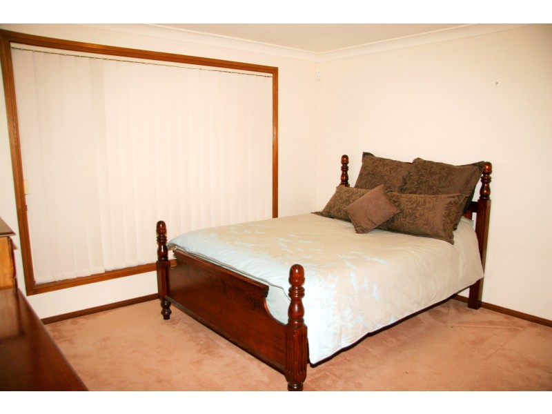 4 Stenhouse Drive, Mount Annan NSW 2567