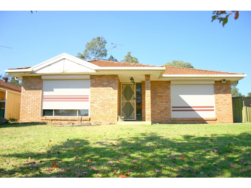 233 Welling Drive, Mount Annan NSW 2567