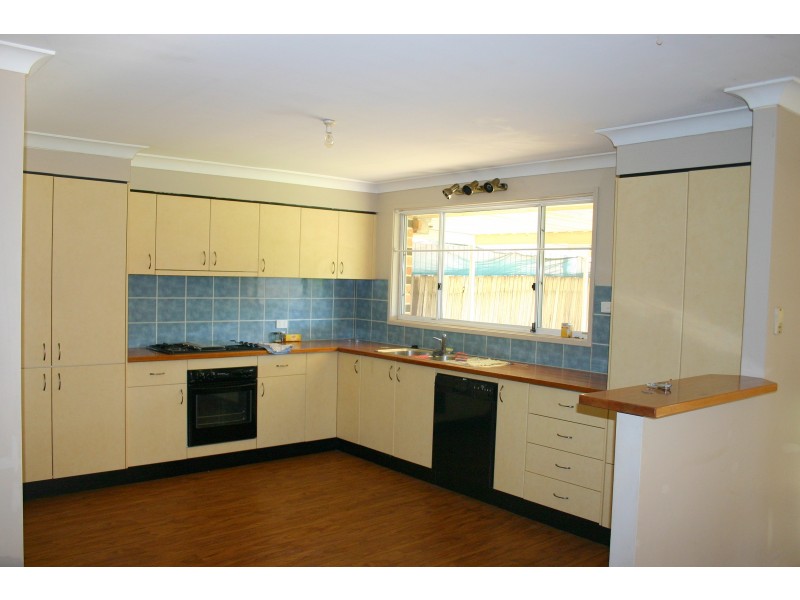 15 Power Close, Eagle Vale NSW 2558