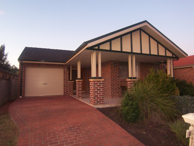 3 Cavers Place, Currans Hill NSW 2567