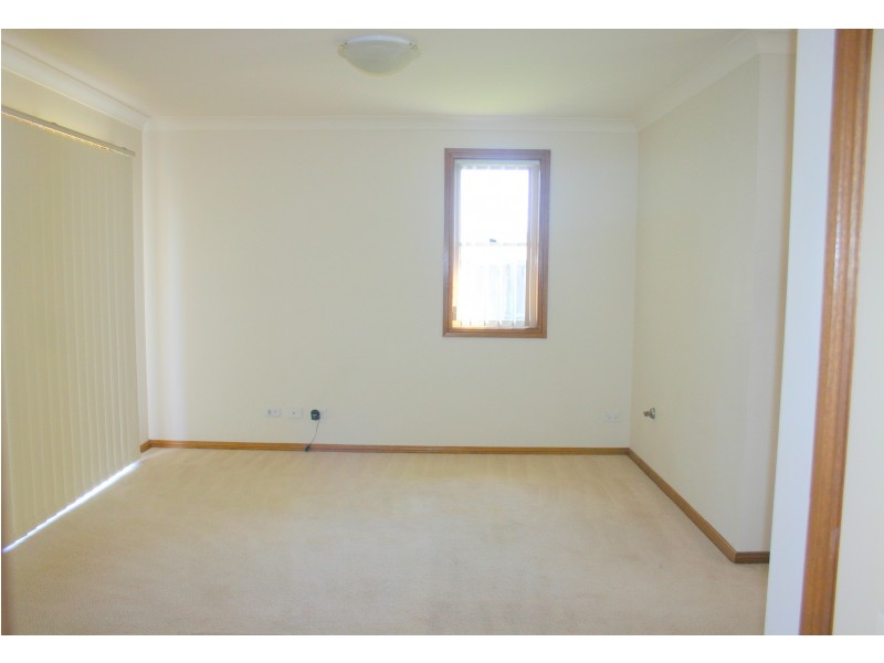 86 GLENFIELD DRIVE, Currans Hill NSW 2567