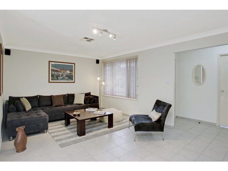 9 Glenfield Drive, Currans Hill NSW 2567