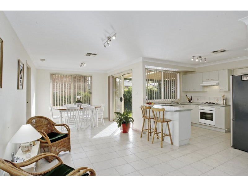 9 Glenfield Drive, Currans Hill NSW 2567