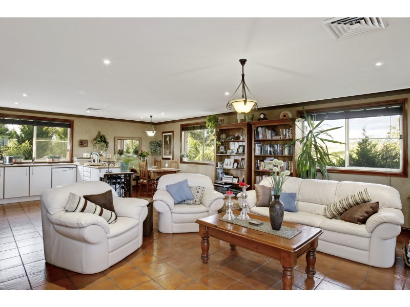 10 Stonebrook Meadows Road, Razorback NSW 2571