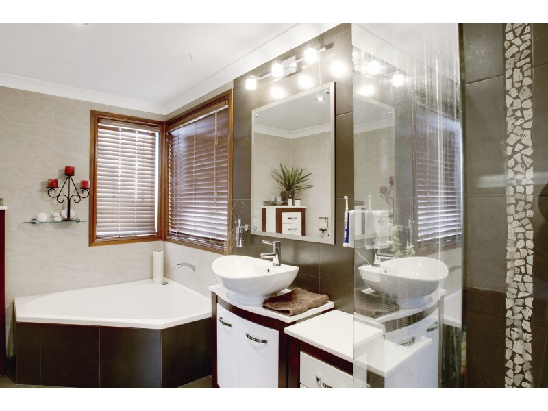 10 Stonebrook Meadows Road, Razorback NSW 2571