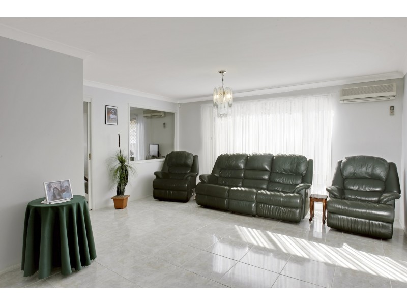 12 Joan Place, Currans Hill NSW 2567
