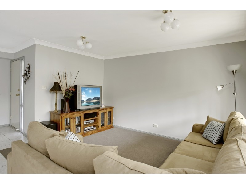 8/18-36 Glenfield Drive, Currans Hill NSW 2567
