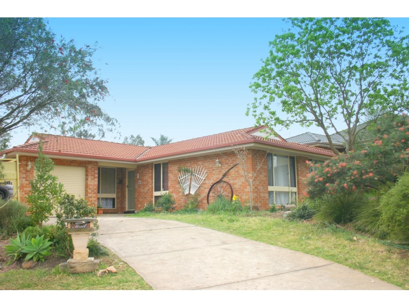 4 Scully Place, Mount Annan NSW 2567