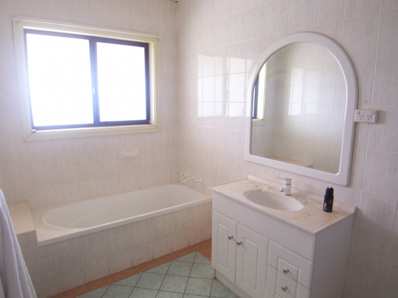 4 Iando Way, Currans Hill NSW 2567