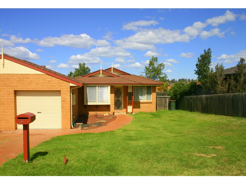 1/9 Scobie Place, Mount Annan NSW 2567