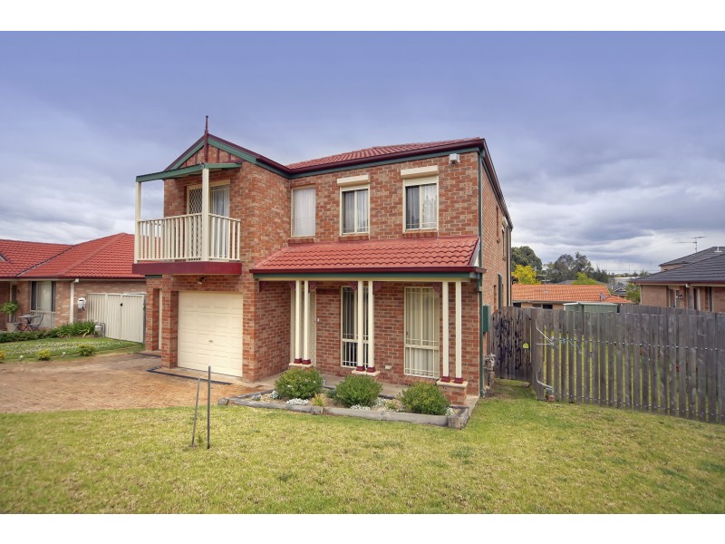 67 Downes Crescent, Currans Hill NSW 2567