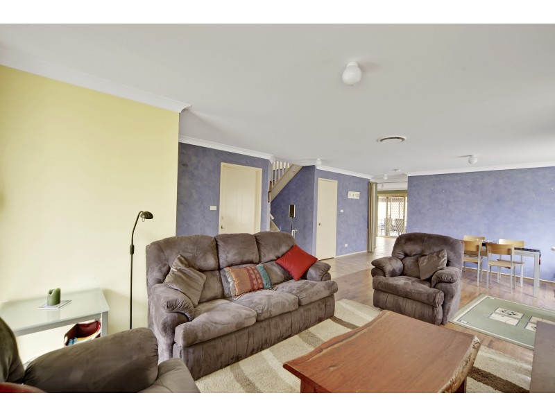 67 Downes Crescent, Currans Hill NSW 2567